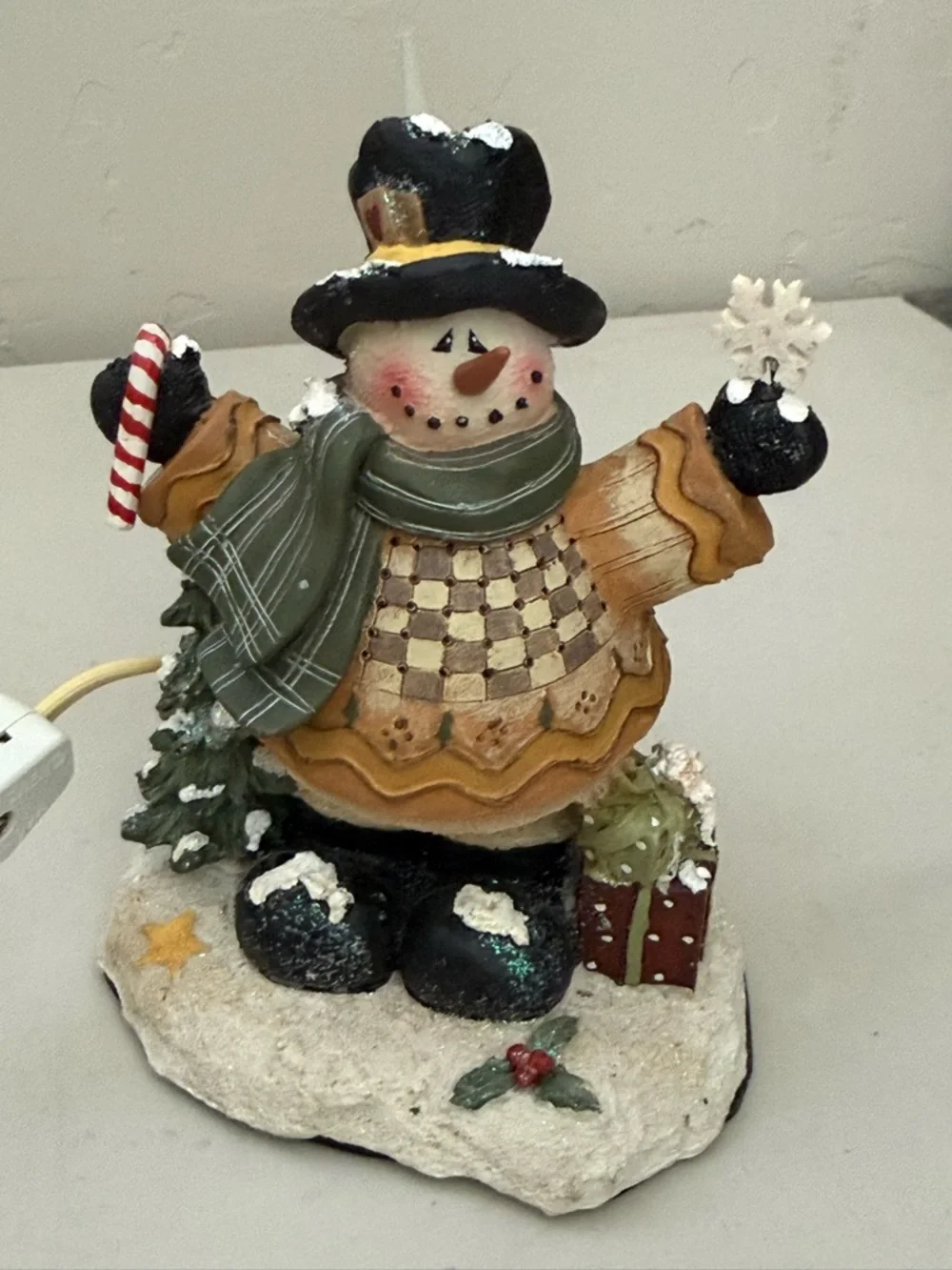 Vintage CRAZY MOUNTAIN Lighted Snowman Christmas Resin‎ Figurine Decor